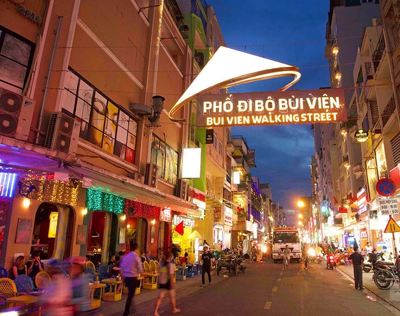 Phố đi bộ Bùi Viện 