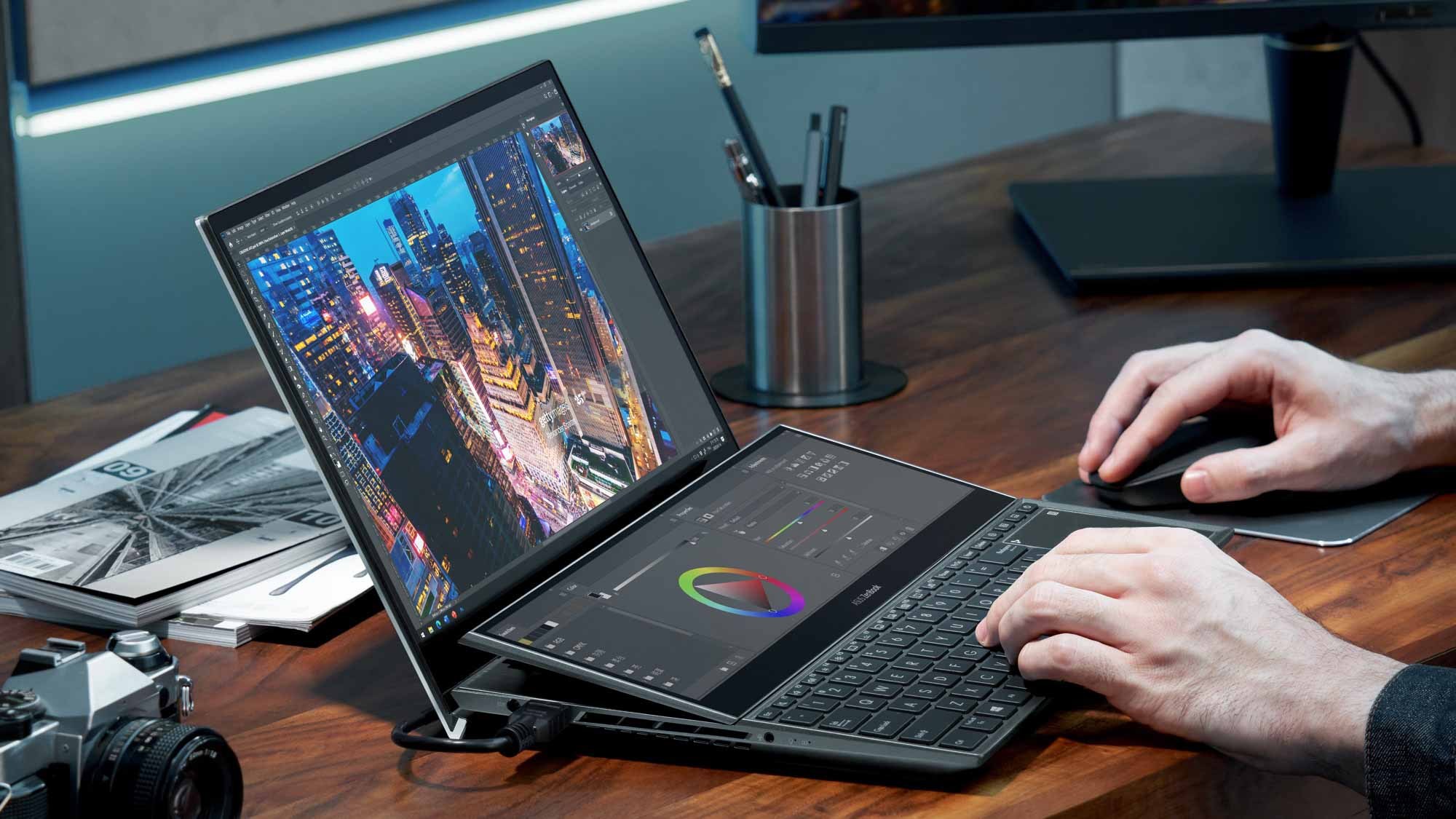 CES 2021: ZenBook 2 và màn ScreenPad Plus nghiêng tự động được ra mắt