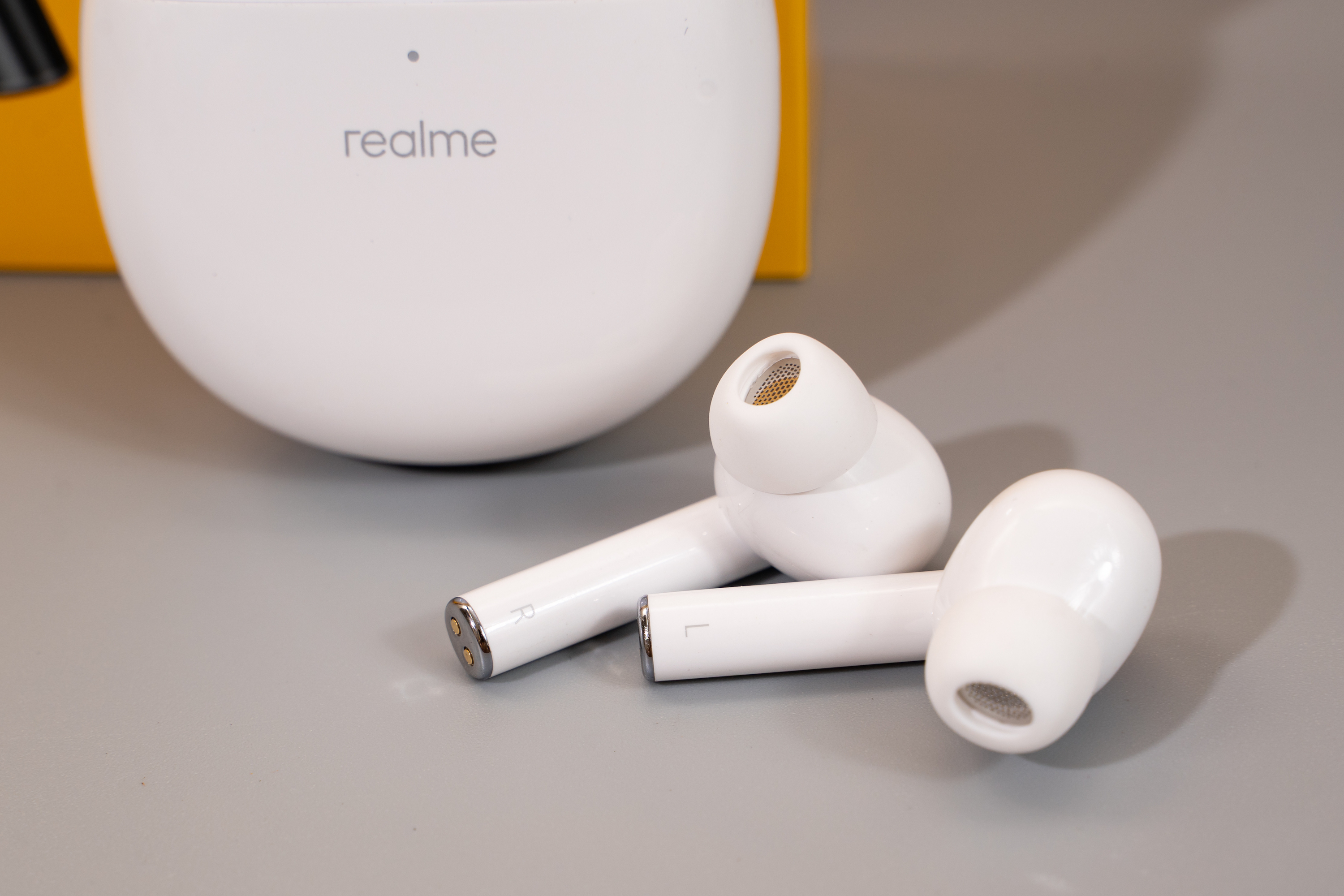 Realme mở bán tai nghe Realme Buds Air Pro độc quyền tại CellPhone S, tặng loa JBL Go 3 khi đặt trước