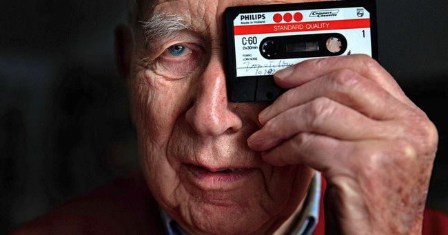 "Cha đẻ" của băng cassette qua đời ở tuổi 94