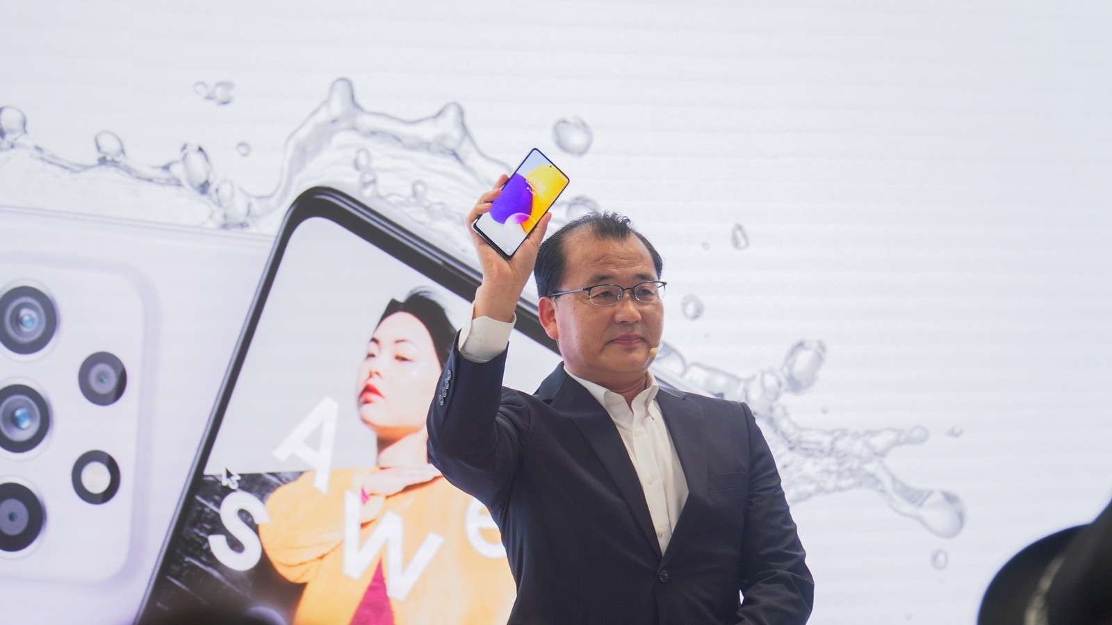 Chính thức ra mắt Galaxy A52 và A72 tại Việt Nam: “Bứt phá chuẩn công nghệ, Thăng hạng ngàn trải nghiệm”