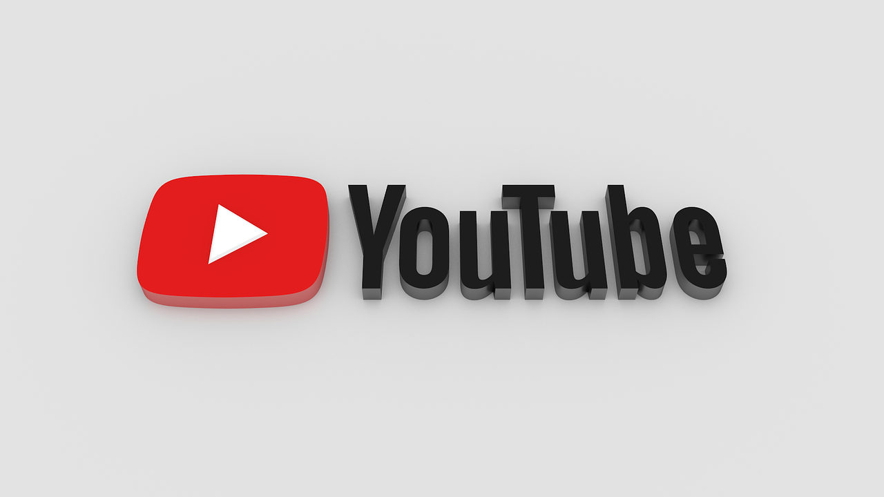 YouTuber Việt Nam xôn xao về thông báo khấu lưu thuế 30% từ Google