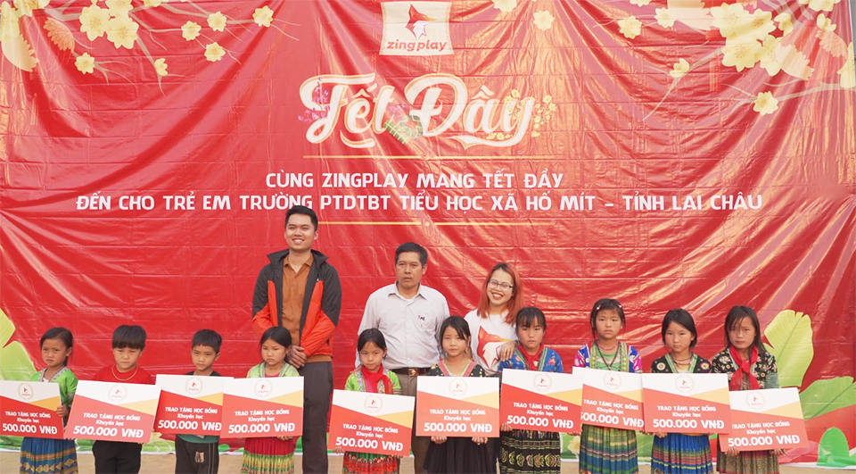 ZingPlay và game thủ Việt "thắp lửa ước mơ" cho trẻ em vùng cao