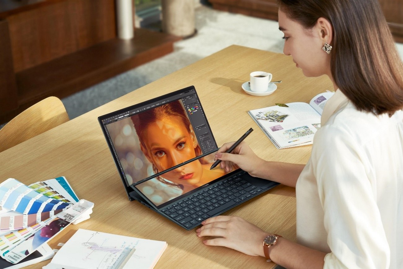 ASUS ZenBook Duo 14 UX482: Laptop đa nhiệm 2 màn hình mỏng nhẹ nhất thế giới đã ra mắt