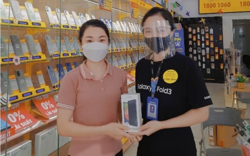 Sống là không chờ đợi, Samsung đã trao tận tay Galaxy A52s 5G đến người dùng đặt trước