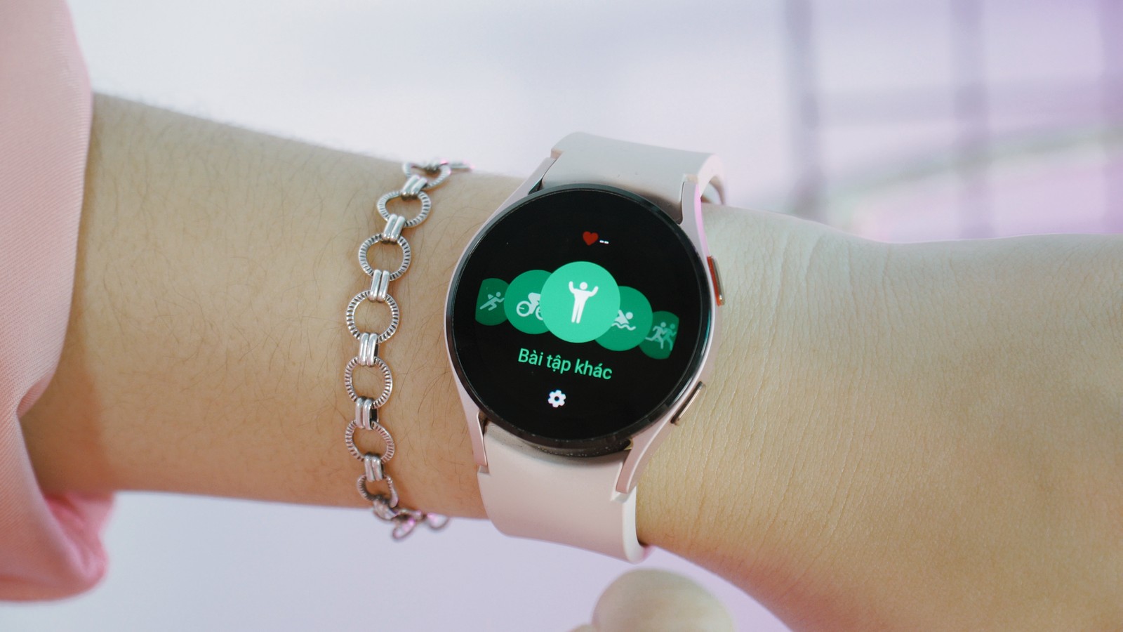 Samsung Galaxy Watch4 Series: Smartwatch thời trang và mạnh mẽ dành cho Gen Z