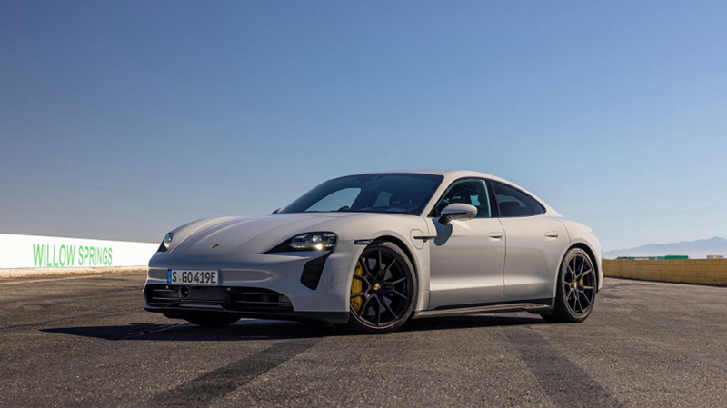 Porsche giới thiệu bộ đôi xe điện Taycan GTS và Sport Turismo
