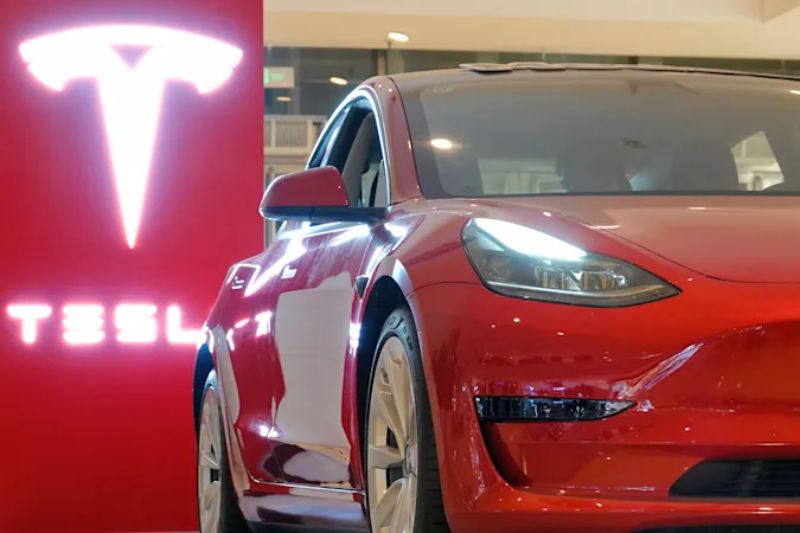 Trục trặc phần mềm phanh, Tesla triệu hồi 11.704 xe