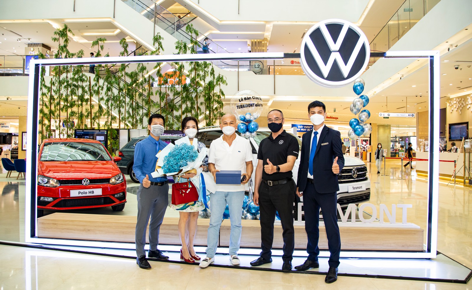 Chuỗi Triển lãm Volkswagen tại Sài Gòn và Hà Nội Bàn giao xe Teramont đầu tiên đến khách hàng Việt