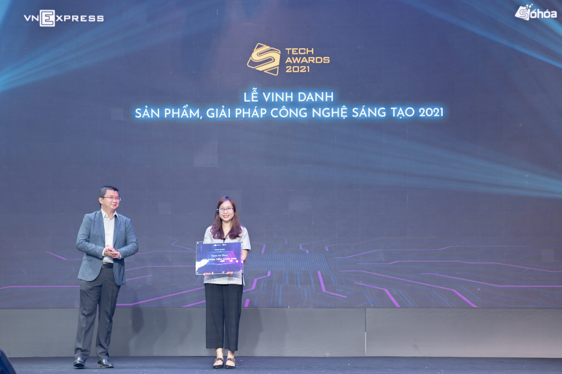 OPPO Air Glass lần đầu tiên được trưng bày và trải nghiệm tại Việt Nam