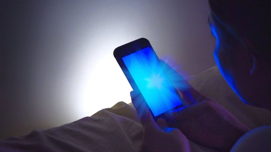 Cách tắt ánh sáng xanh trên iPhone