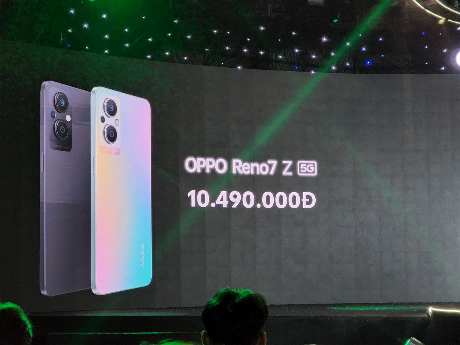 OPPO ra mắt Reno7 Series 5G, xác lập kỷ lục 12.000 đơn đặt cọc trước khi lên kệ