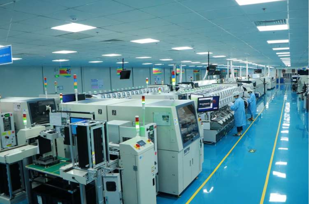 Công ty DBG Technology, đối tác của Xiaomi Việt Nam sản xuất smartphone Xiaomi xuất xưởng quốc tế