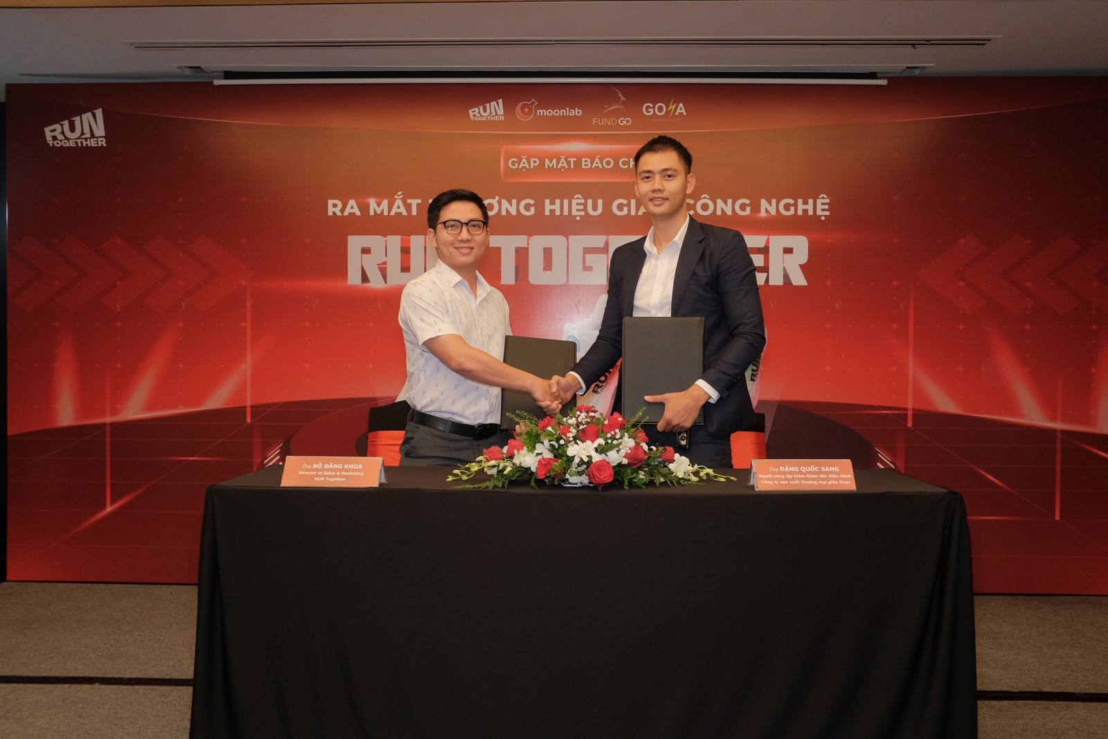 RUN Together Việt Nam ra mắt giày gắn chip NFC cho người yêu chạy bộ