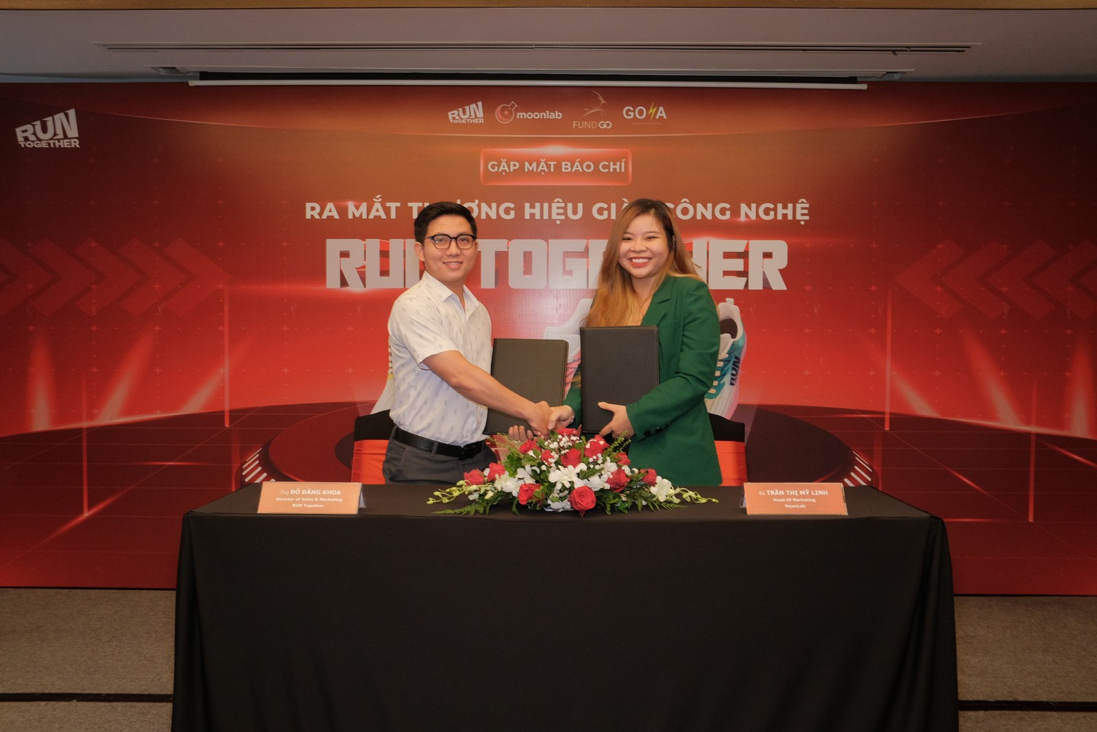 RUN Together Việt Nam ra mắt giày gắn chip NFC cho người yêu chạy bộ