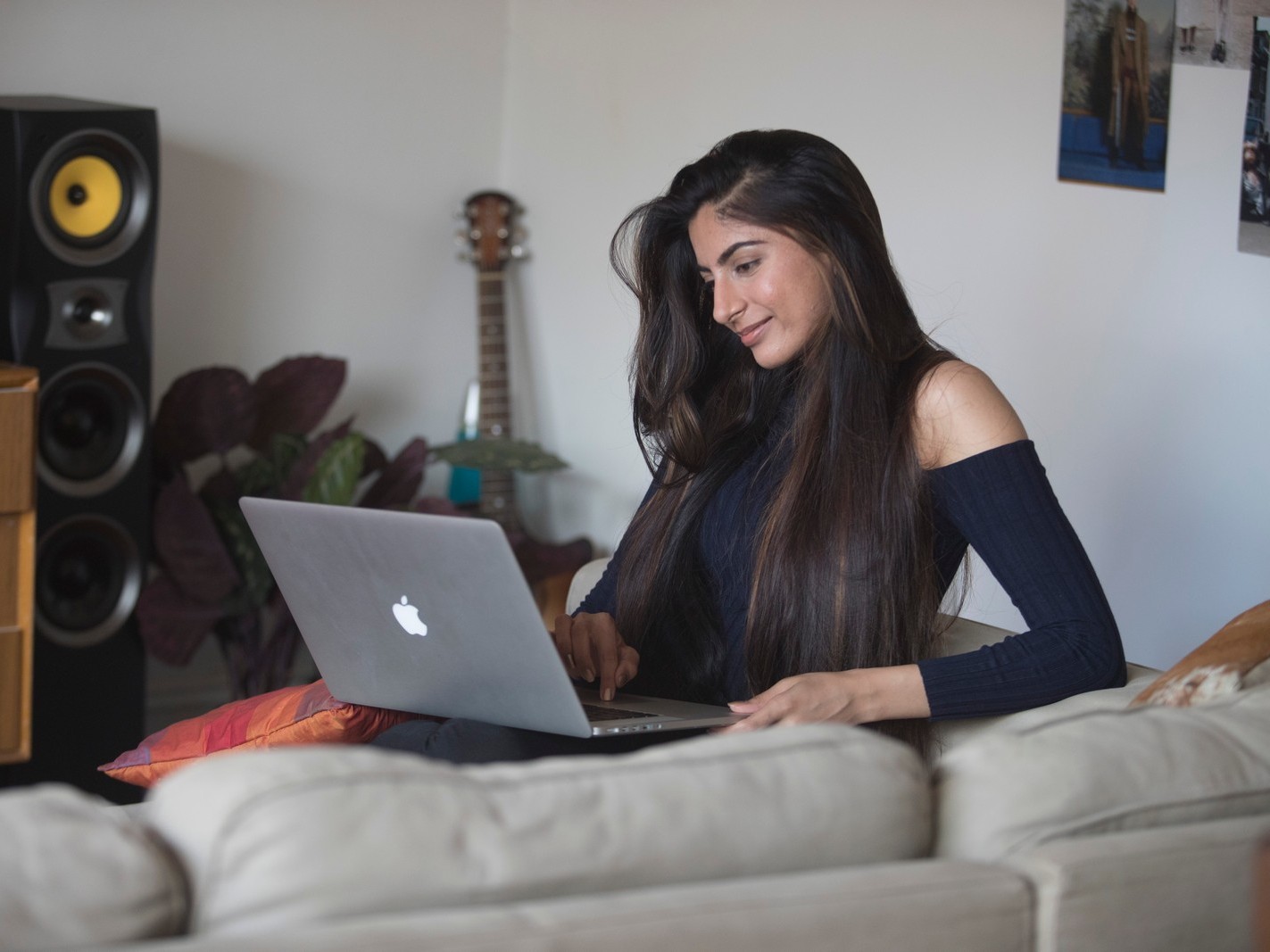 UNSW Global 2018 Photoshoot - students at home