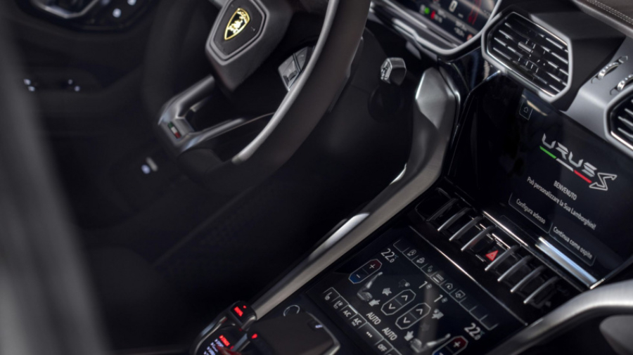 Lamborghini Urus S - chiếc SUV giá rẻ mang sức mạnh Performante