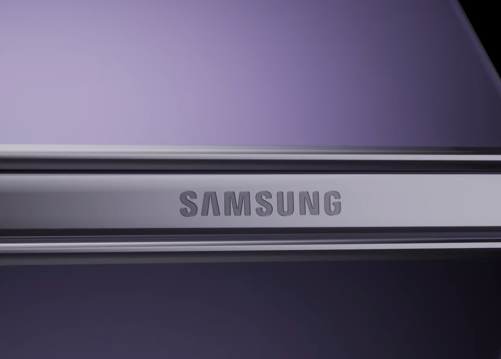 Samsung tiếp tục "cà khịa" Apple trước thềm ra mắt iPhone 14 Series