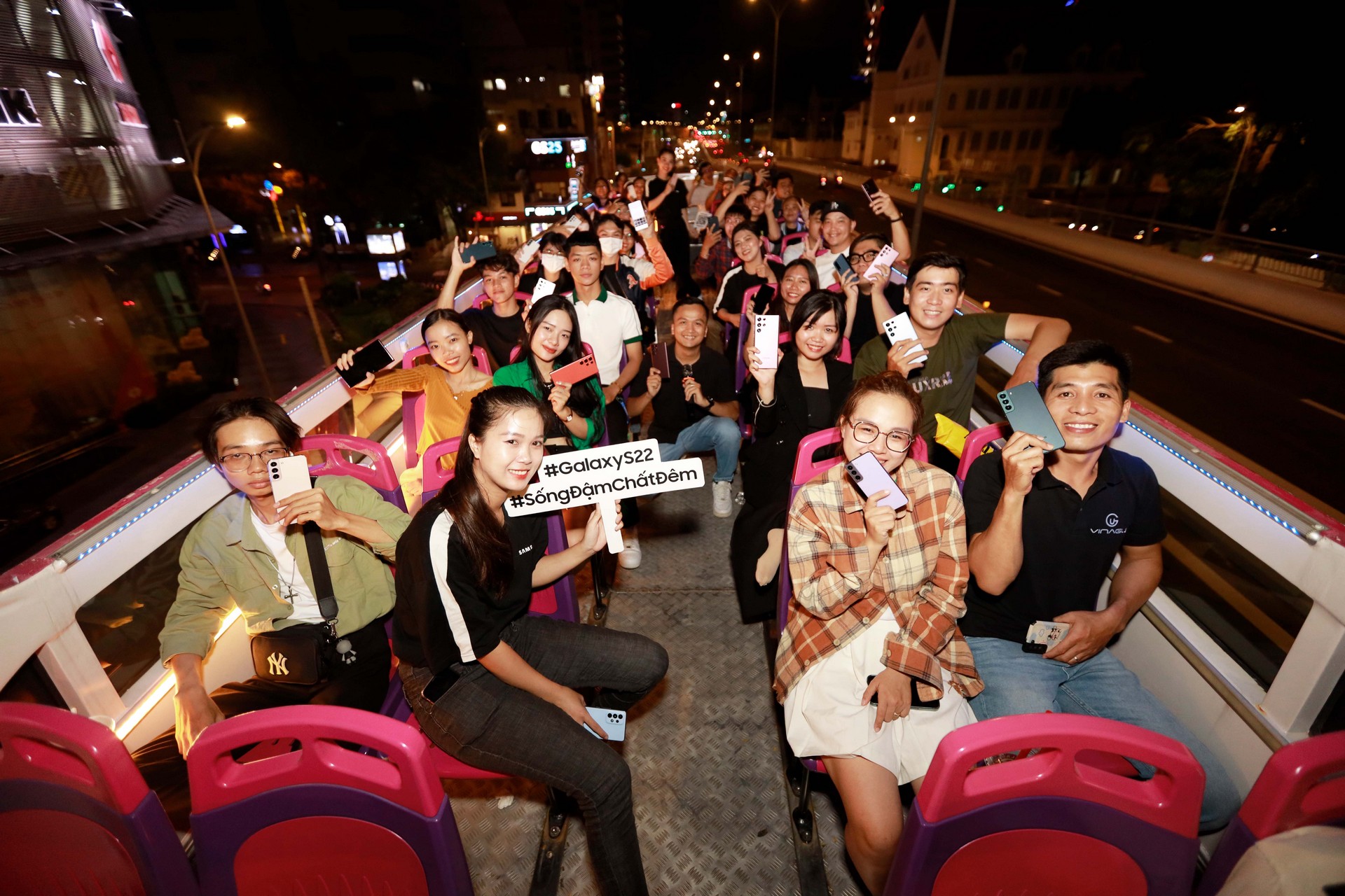 Trải nghiệm chụp hình Sống Đậm Chất Đêm: Ngắm Sài Gòn về đêm qua ống kính Galaxy S22 Ultra