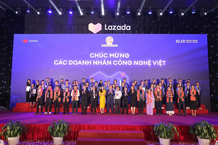 Lazada tổ chức lễ tôn vinh Doanh nhân Công nghệ Việt Nam
