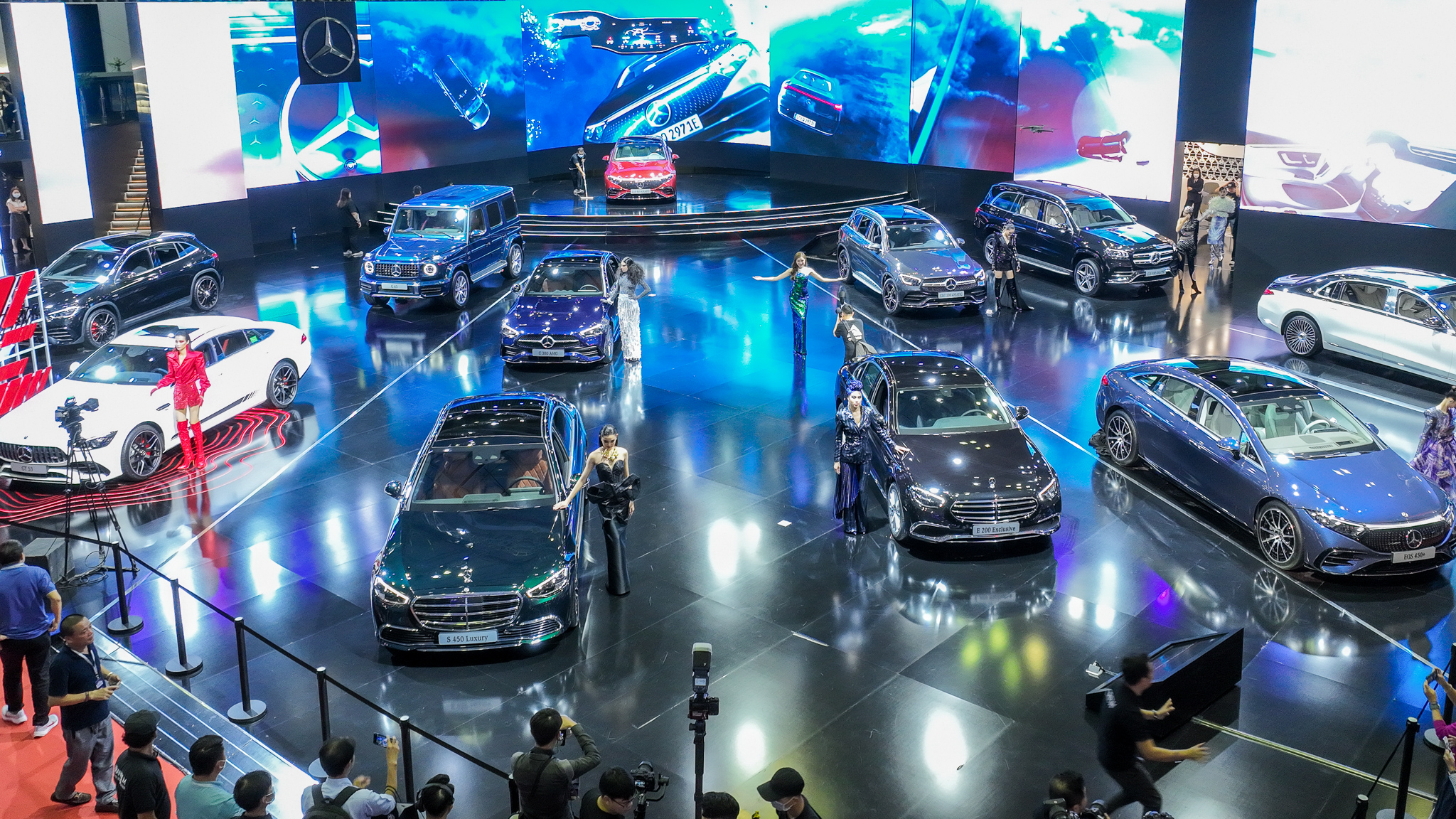 Mercedes-Benz Việt Nam chính thức ra mắt dòng xe sedan thuần điện hạng sang EQS