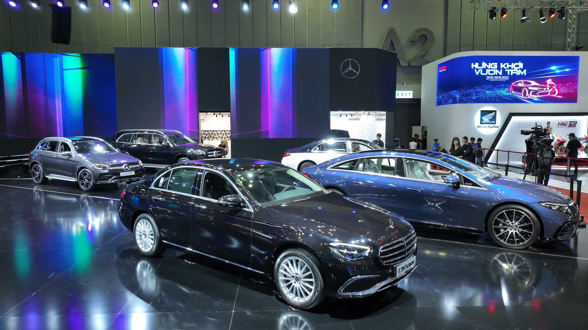 EQS - Dòng sedan điện siêu sang của Mercedes ra mắt