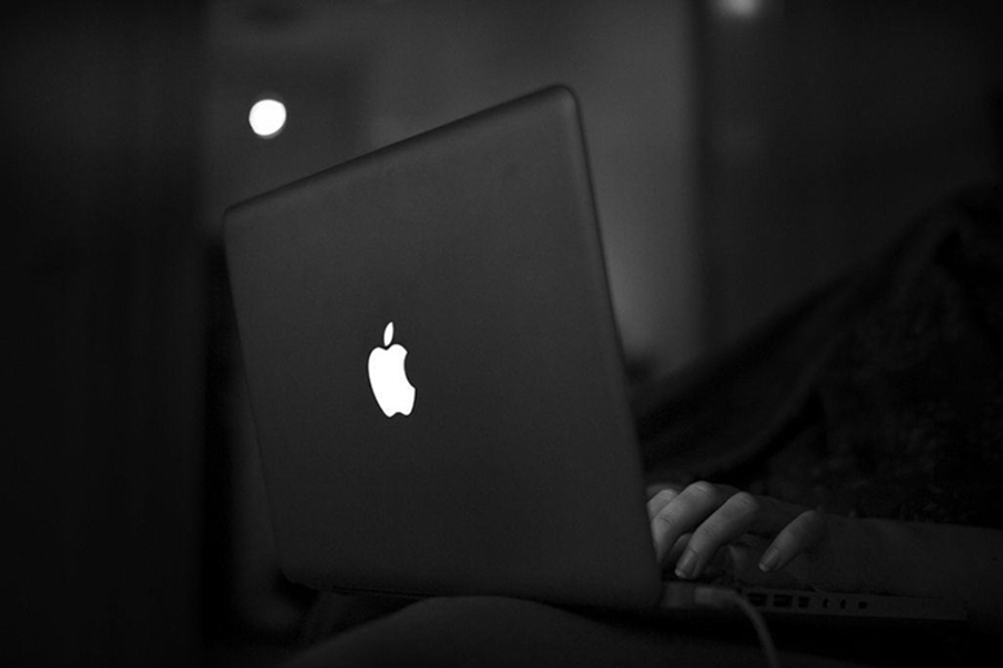 Apple sắp đưa logo phát sáng trở lại với MacBook?