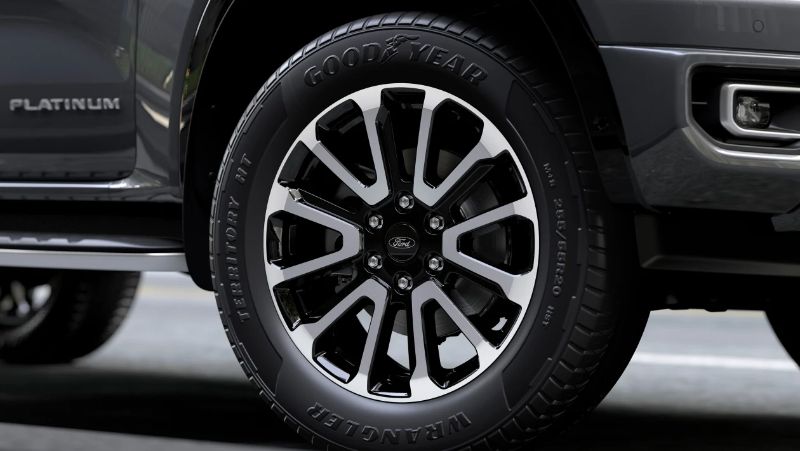 Ford Ranger Platinum - bán tải sang trọng lộ diện