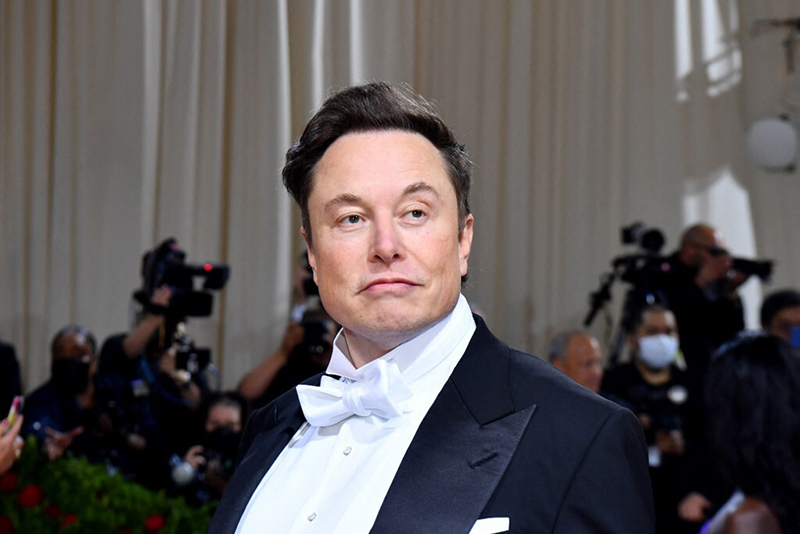 CEO, and chief engineer at SpaceX, Elon Musk, arrives for the 2022 Met Gala at the Metropolitan Museum of Art on May 2, 2022, in New York. - The Gala raises money for the Metropolitan Museum of Art's Costume Institute. The Gala's 2022 theme is "In America: An Anthology of Fashion". (Photo by ANGELA  WEISS / AFP)