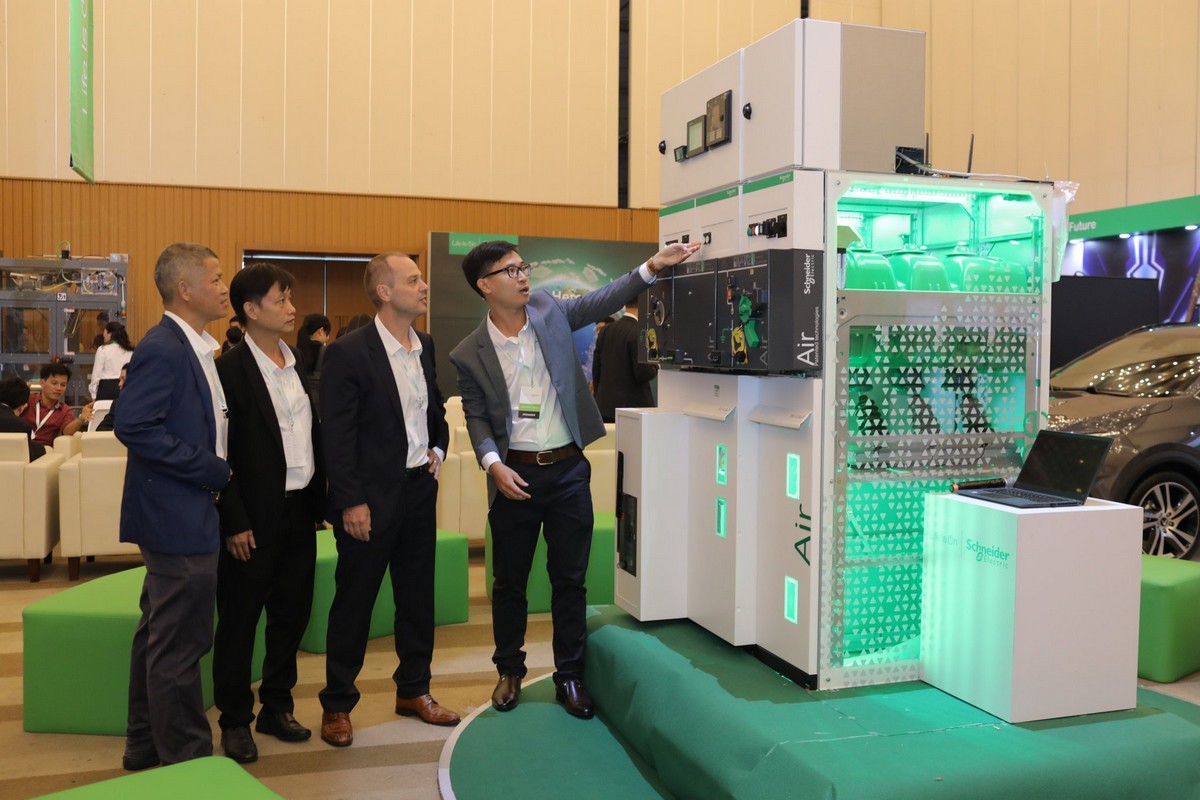 Schneider Electric tổ chức Innovation Summit Vietnam 2022