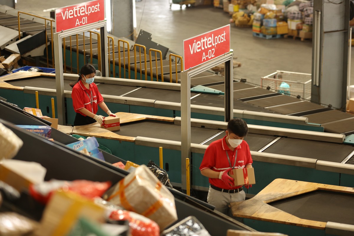 Viettel Post và Vietnam Airlines giới thiệu giải pháp hỗ trợ doanh nghiệp tại khu công nghiệp