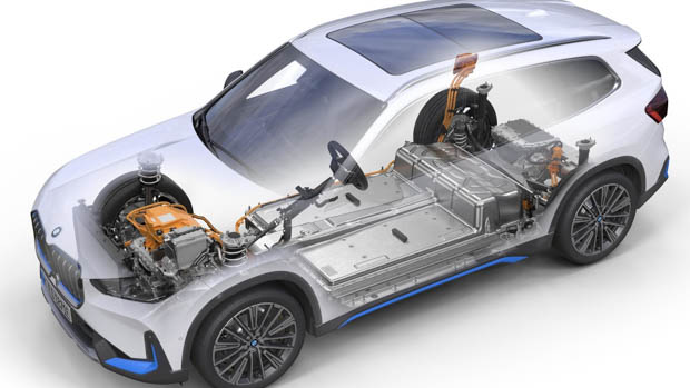 CEO BMW cảnh báo xe điện "sẽ không bao giờ rẻ"