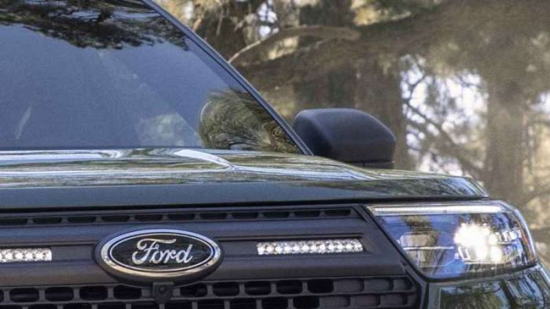 Ford triệu hồi 462.000 xe do lỗi camera chiếu hậu