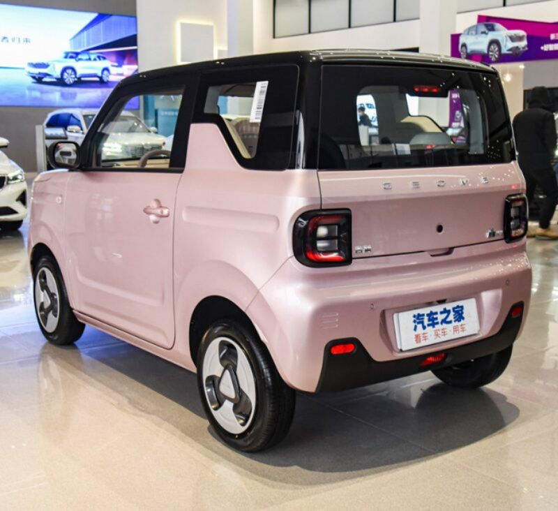 Ô tô điện Trung Quốc giá siêu rẻ, chưa đến 140 triệu đồng