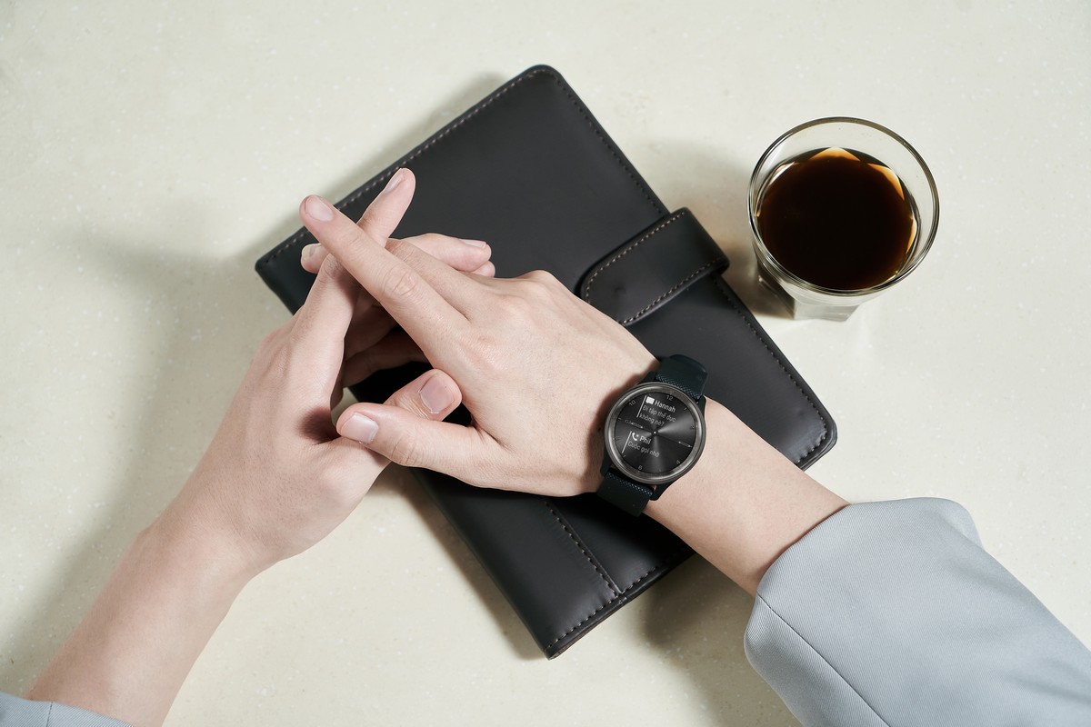 Garmin chính thức ra mắt đồng hồ thông minh vívomove Trend