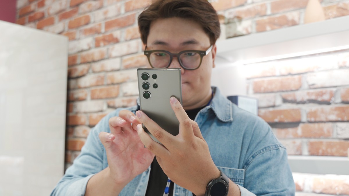 "Sờ tận tay" Samsung Galaxy S23 Series: Thiết kế sang trọng kết hợp nâng cấp mạnh mẽ từ AI
