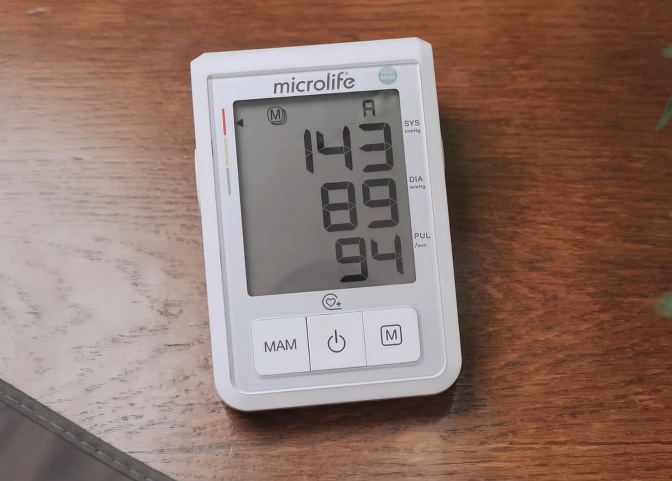 Máy đo huyết áp Microlife B3 Basic: Quà tặng hữu ích dành cho Ngày của Mẹ
