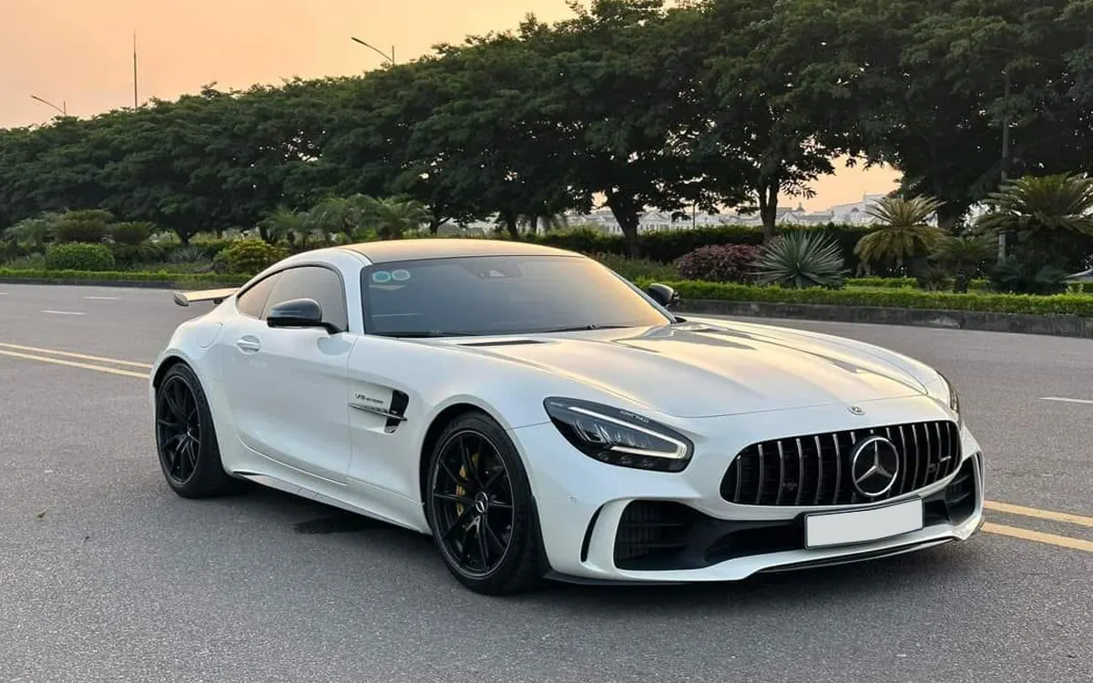 Mercedes-AMG GT R lên sàn xe cũ tại Việt Nam, giá cực thấp