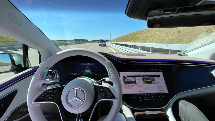 Xe tự lái của Mercedes-Benz lần đầu tiên được California chấp thuận lưu thông