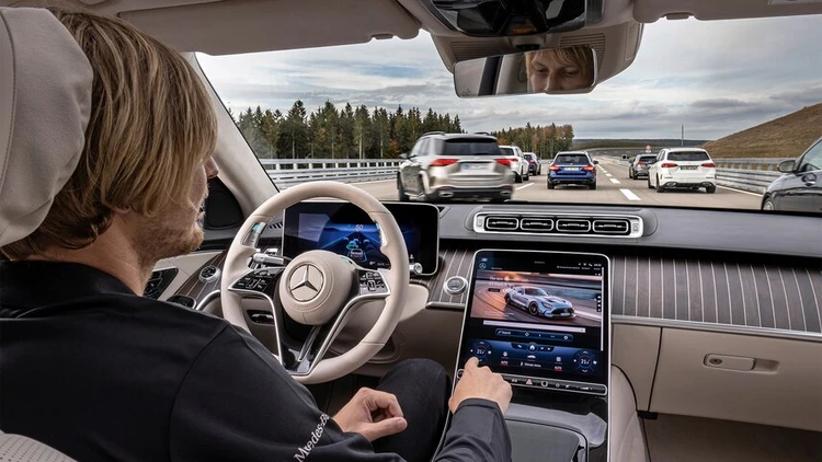 Xe tự lái của Mercedes-Benz lần đầu tiên được California chấp thuận lưu thông