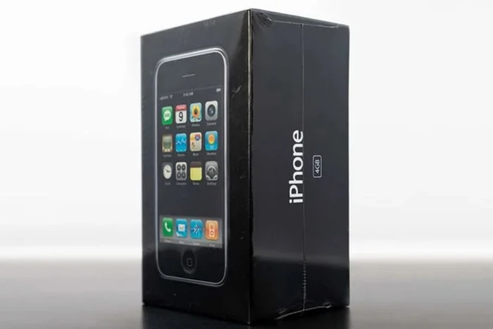mẫu iPhone siêu hiếm được bán với giá 2,36 tỷ đồng