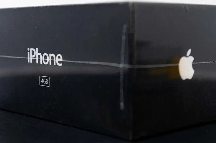 mẫu iPhone siêu hiếm được bán với giá 2,36 tỷ đồng