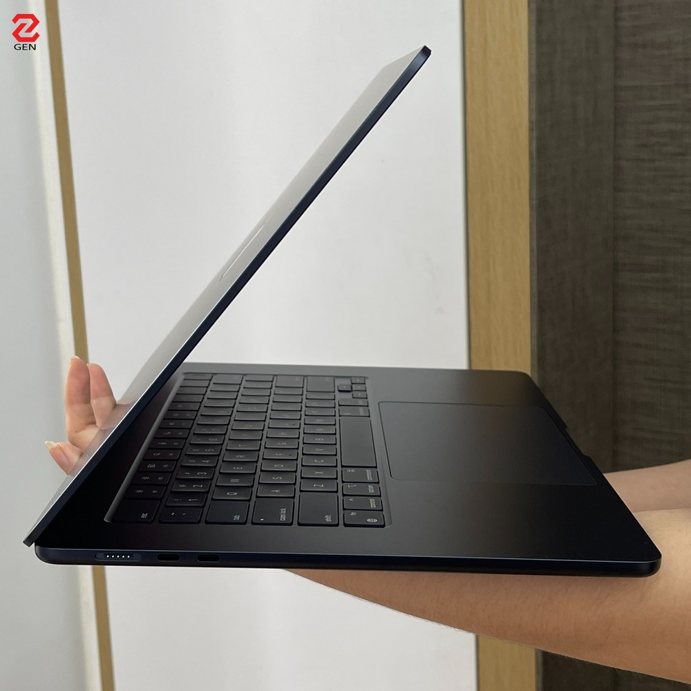 Trên tay MacBook Air 15 inch M2: Tinh hoa hội tụ nhưng phụ nữ "ngại yêu"!