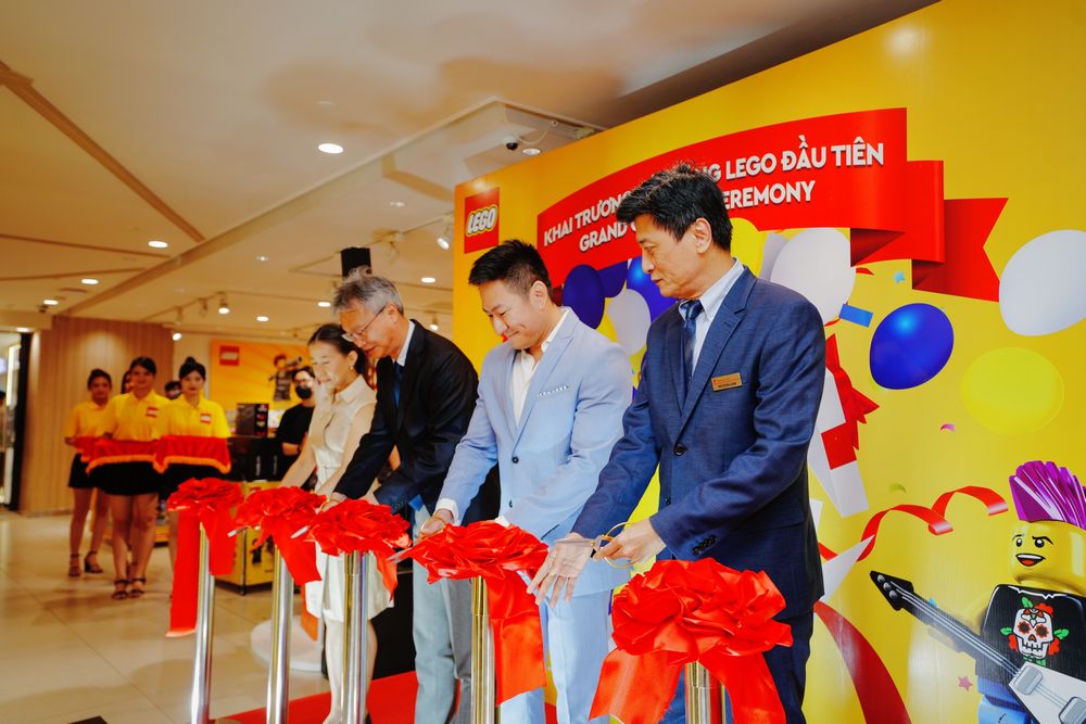 Ra mắt cửa hàng LEGO shop-in-shop chính hãng đầu tiên tại Việt Nam