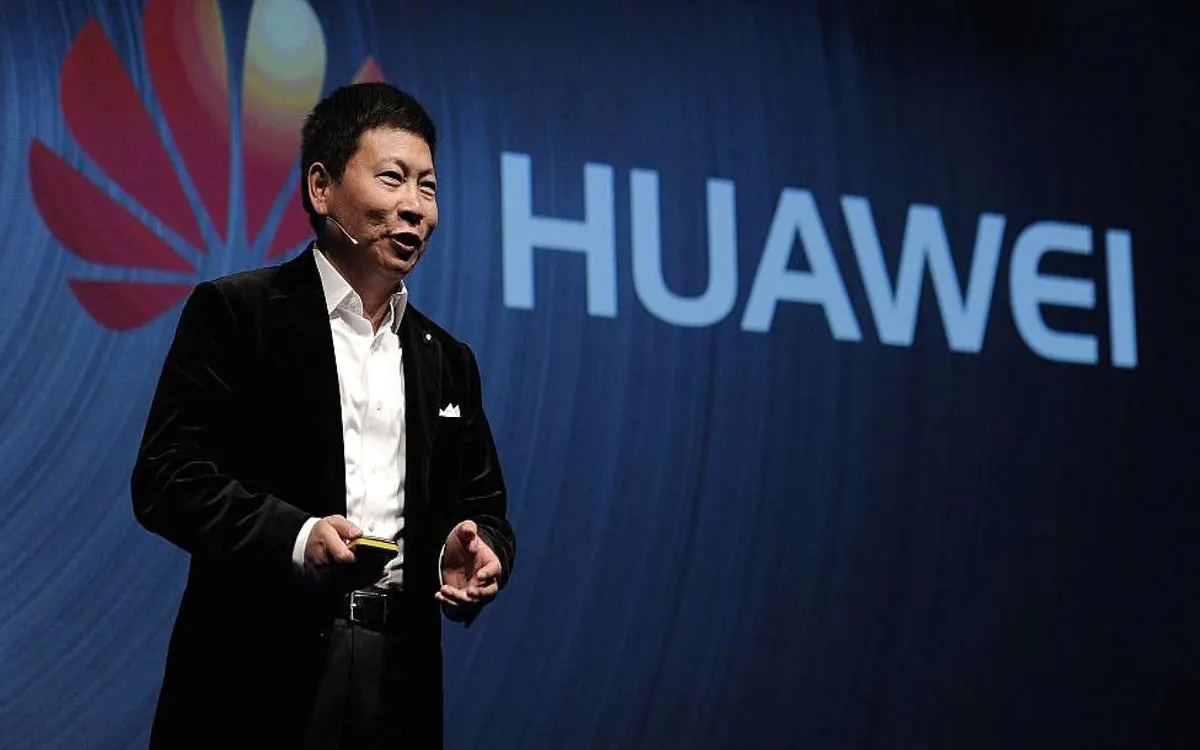 Ông chủ Huawei tự nhận là fan của Apple