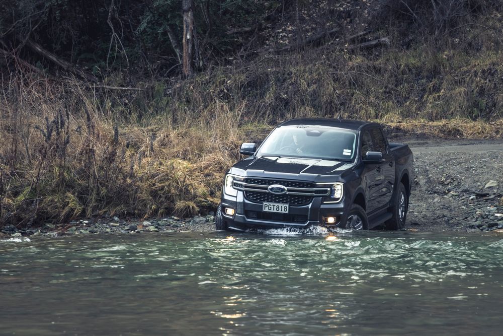 Ford giải đáp về lái xe qua vùng ngập nước