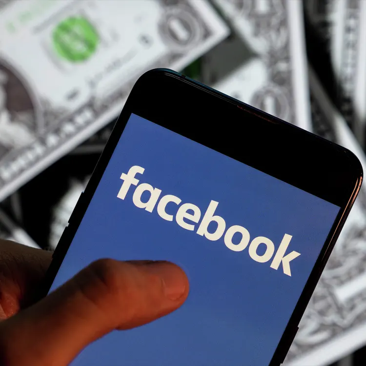 Facebook bắt chước X thu phí người dùng