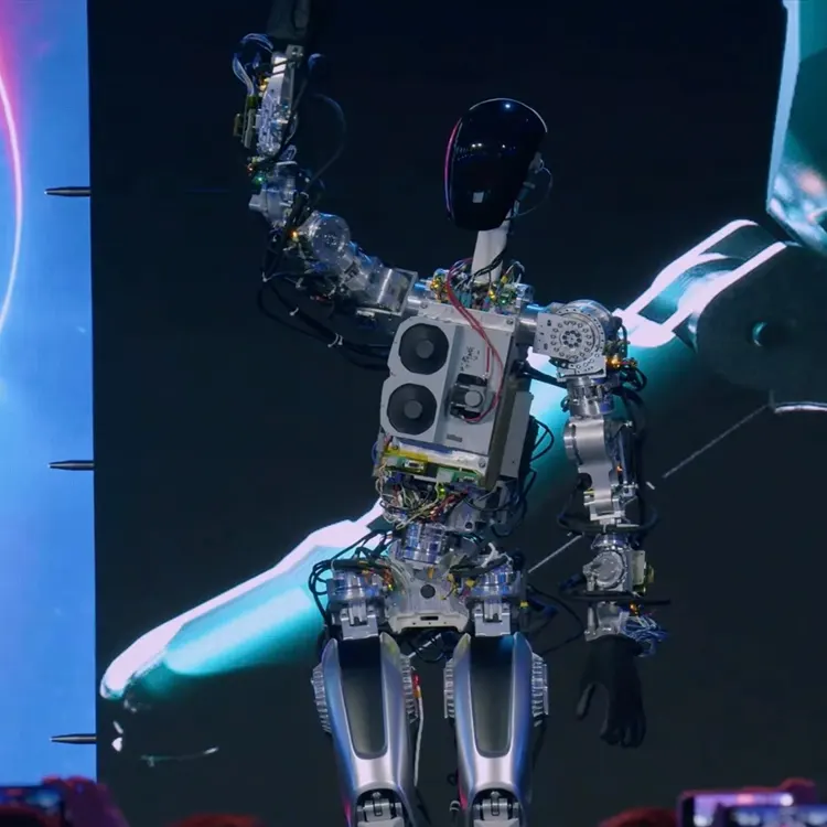 Elon Musk đang thúc đẩy phát triển robot hình người