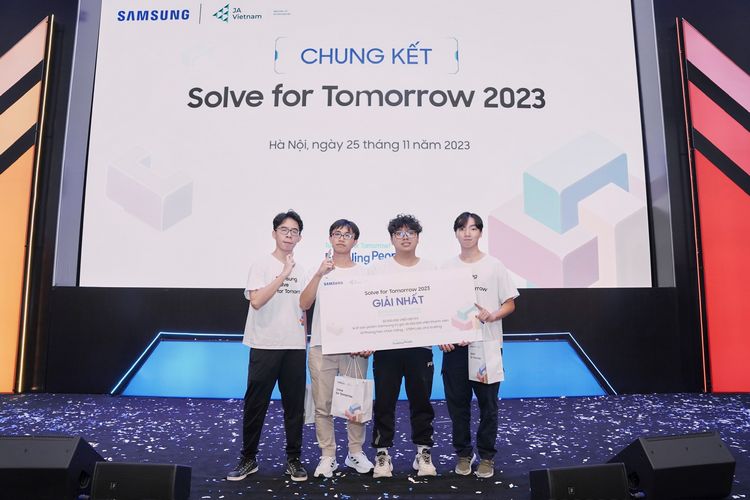 Chung kết Solve for Tomorrow 2023: Sáng tạo vì cộng đồng lên ngôi, tài năng công nghệ trẻ lộ diện