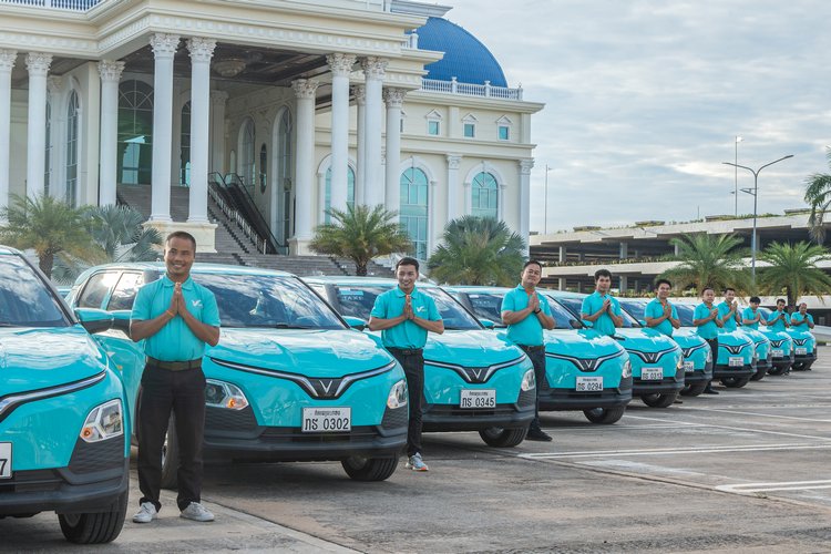 Taxi điện Xanh SM chính thức khai trương tại Lào từ 9/11